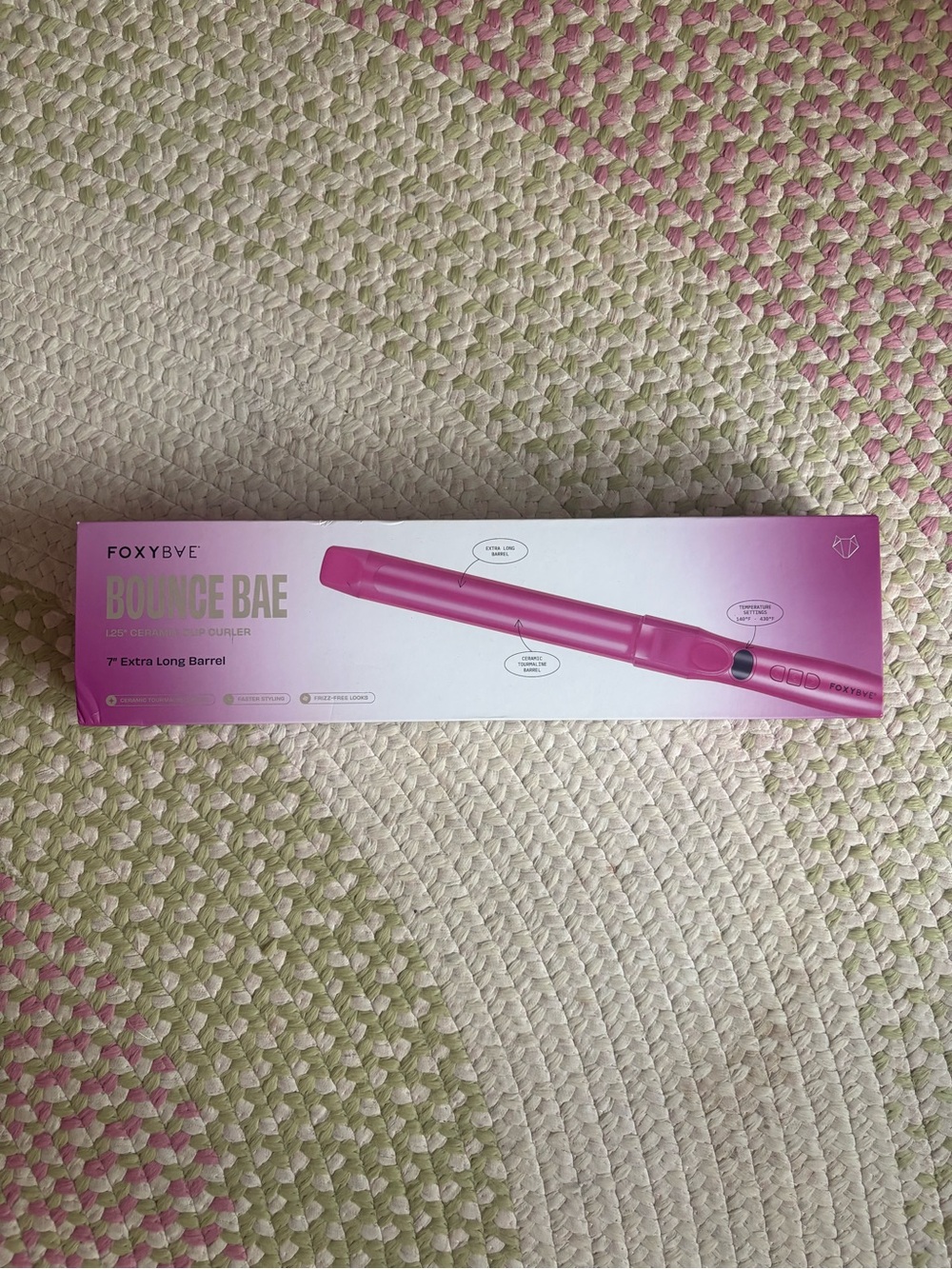 FoxyBae Bounce Bae 1.25" Curling Wand in Pink